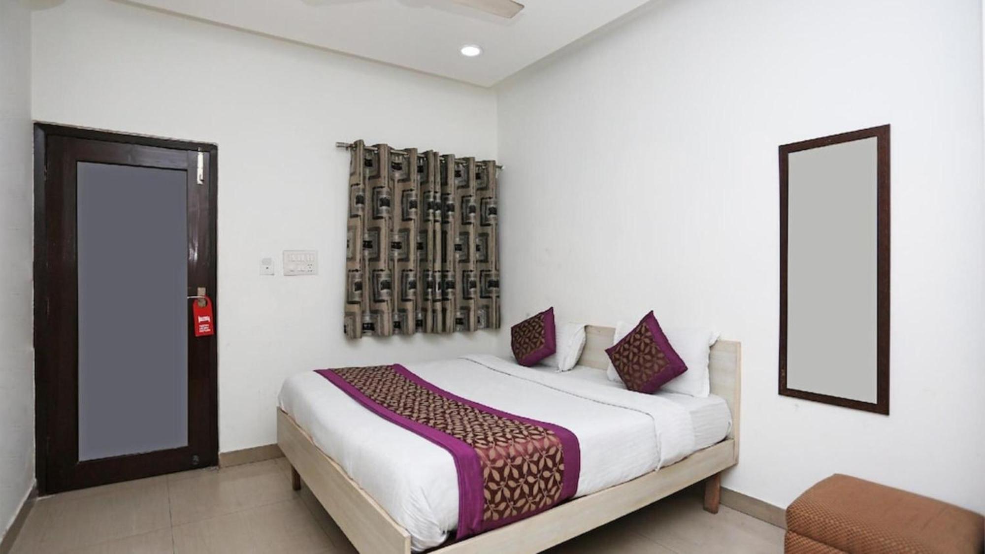 Deluxe Rooms In Jangpura New Delhi Luaran gambar