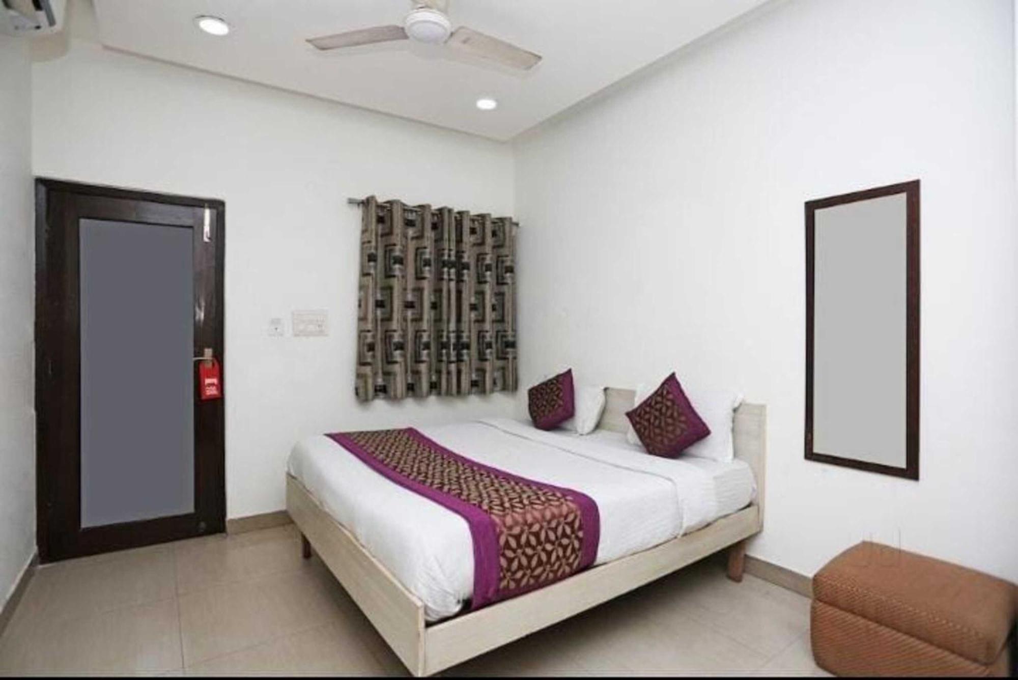 Deluxe Rooms In Jangpura New Delhi Luaran gambar