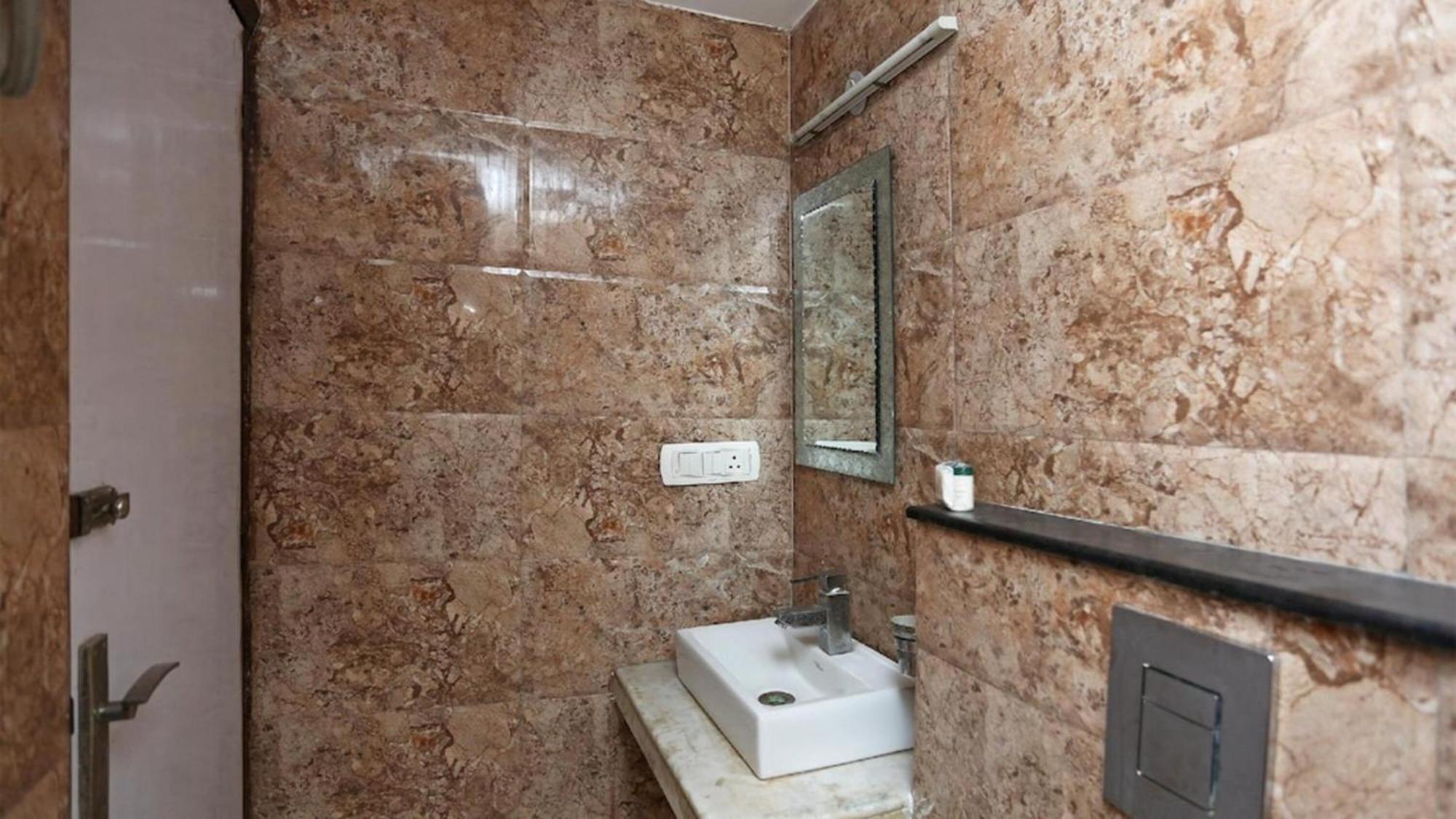 Deluxe Rooms In Jangpura New Delhi Luaran gambar